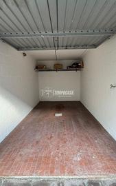 GARAGE IN VIA NERUDA!