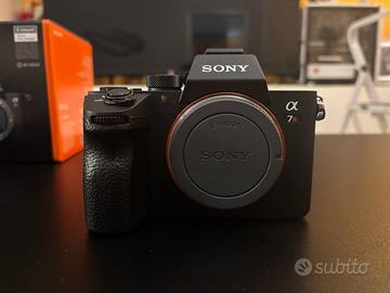 Sony A7R III come nuova (3852 scatti)