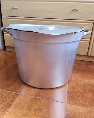 Pentola alluminio con coperchio 