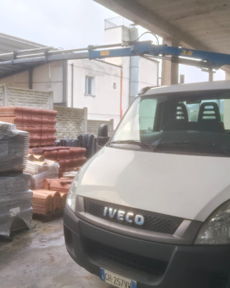 Iveco Daily ribaltabile trilaterale con gru