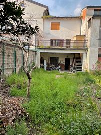 Terra tetto da riattare in centro paese