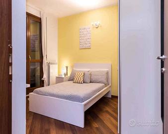Stanza in appartamento di 151 m² a Milano