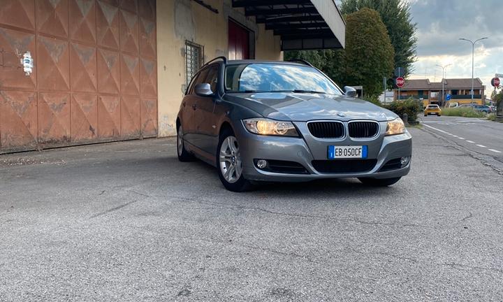 BMW SERIA 3 320d