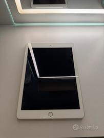 Apple Ipad 5 gen (2017) 32 gb wifi + cellular