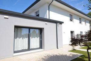 Casa indipendente con giardino