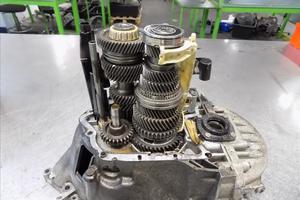 Cambio delle marce usato e revisionato manuale