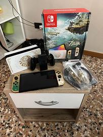 Nintendo switch + 2 giochi e custodia zelda