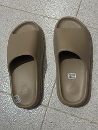 ADIDAS YEEZY slide taglia 45 beige chiaro