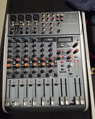 Mixer Behringer Xenix Qx1204Usb con effetti voce