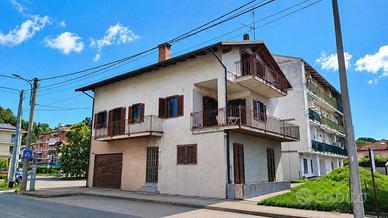Villa di 190 m² con più di 5 locali e box auto a V