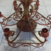 Lampadario in ferro battuto