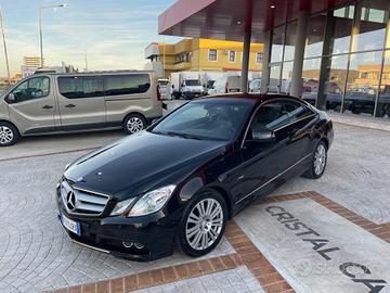 Mercedes-benz E 220 CDI Coupé BlueEFFICIENCY Avant