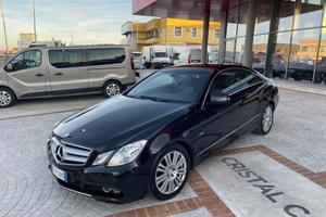 Mercedes-benz E 220 CDI Coupé BlueEFFICIENCY Avant