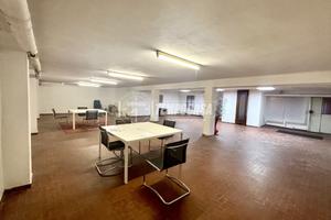 Negozio a Milano Via Ronchi