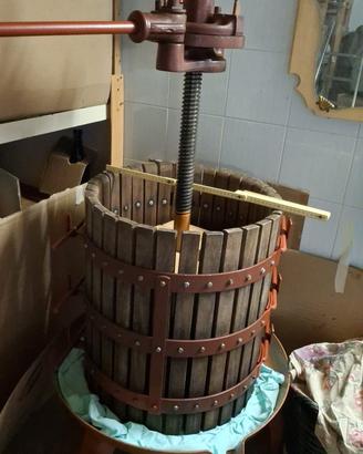 Torchio per il vino