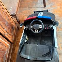 Macchina elettrica per bambini della polizia