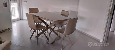 TAVOLO TORTORA CON SET DI SEDIE A COMPLETO 