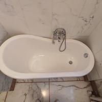 Vasca in ghisa con piedi