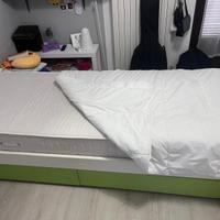 Letto singolo con materasso
