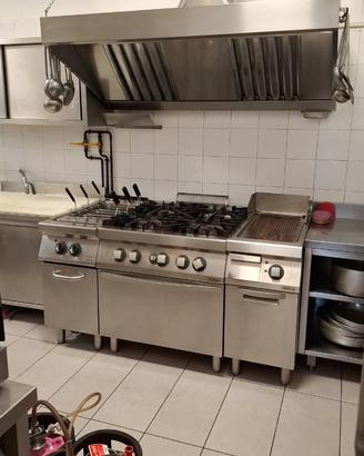 Cucina 4 fuochi con forno zanussi