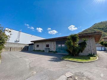 Ampio locale deposito con spazio antistante