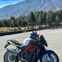 Mv agusta brutale 1090 titanio full carbon