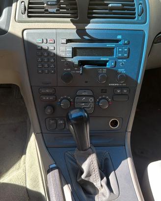 RADIO 2004 VOLVO V70 D5 2.4D COD. MOTORE D5244T