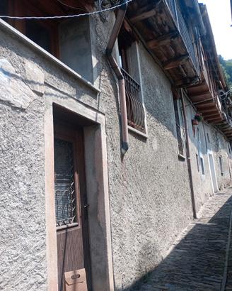 Casa Monteviasco con Curiglia centro