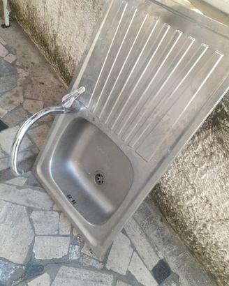 lavello in acciaio inox 