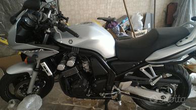 Yamaha FZS 600 FAZER