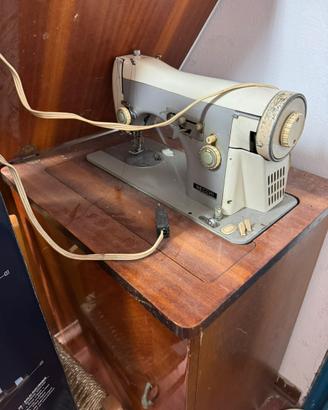 Macchina da cucire vintage