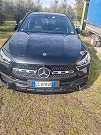Mercedes Benz Gla 200d premium plus AMG
