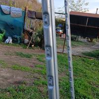 Pali praticamente nuovi per frutteti, vigneti, ecc