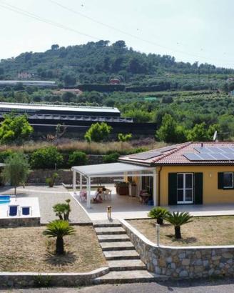 Villa di 130 m² con 4 locali a Vallecrosia