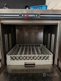 Lavastoviglie professionale comenda con pompa