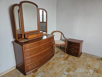 Camera stile classico in legno