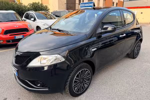 Lancia Ypsilon 1.2 69 CV 5 porte S&S Gold ***OK NE