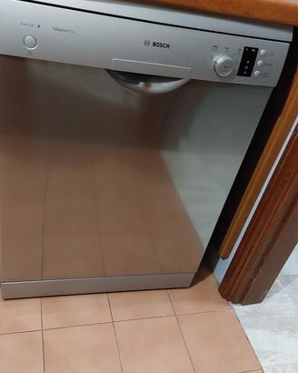 LAVASTOVIGLIE BOSCH SILENCE PLUS  SERIE4