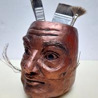 Portapenne Salvador Dalí,in terracotta e rame