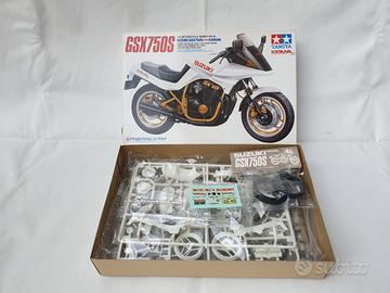 Kit montaggio Tamiya, Suzuki GSX750S