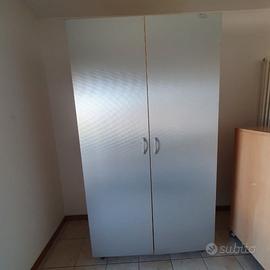 Armadio a 2 ante battenti