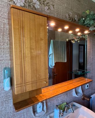 Specchio da  bagno  con  mensole e luci