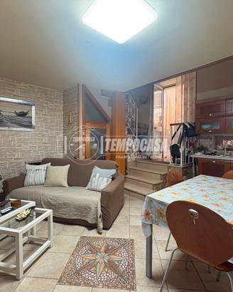 Appartamento di 2 vani e accessori locato, Afragol