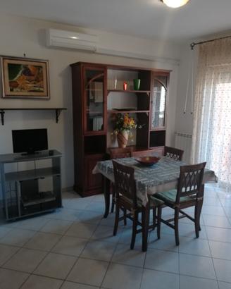 Tavolo e credenza