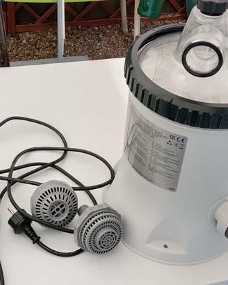 pompa di filtraggio e piscina 2x3