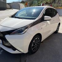 TOYOTA AYGO 1.0 NEOPATENTATI