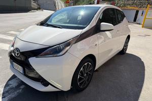 TOYOTA AYGO 1.0 NEOPATENTATI