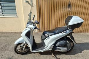 Scooter SH 150AD bianco anno 2017