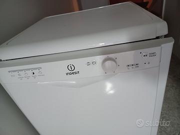 Lavastoviglie Indesit in perfette condizioni