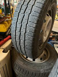 Cerchi e gomme invernali Michelin Iveco Daily